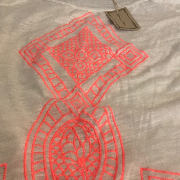 Doe and Rae off the shoulder white and coral top - Picture 2 of 4